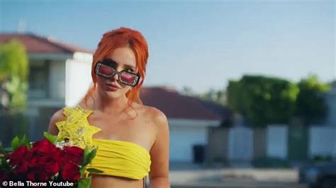 Bella Thorne films steamy lesbian sex scenes in raunchy music。